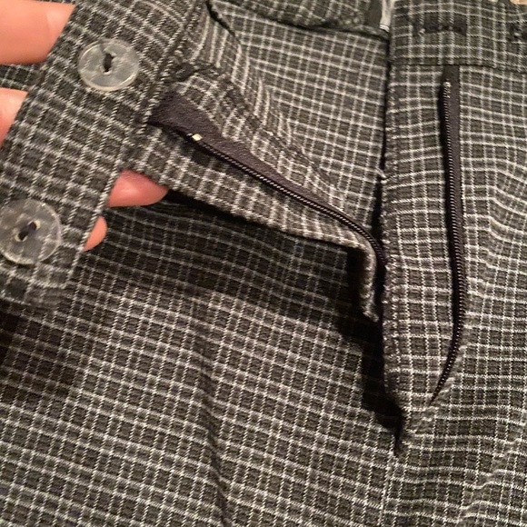 Black and Gray Plaid Skirt - Picture 3 of 8